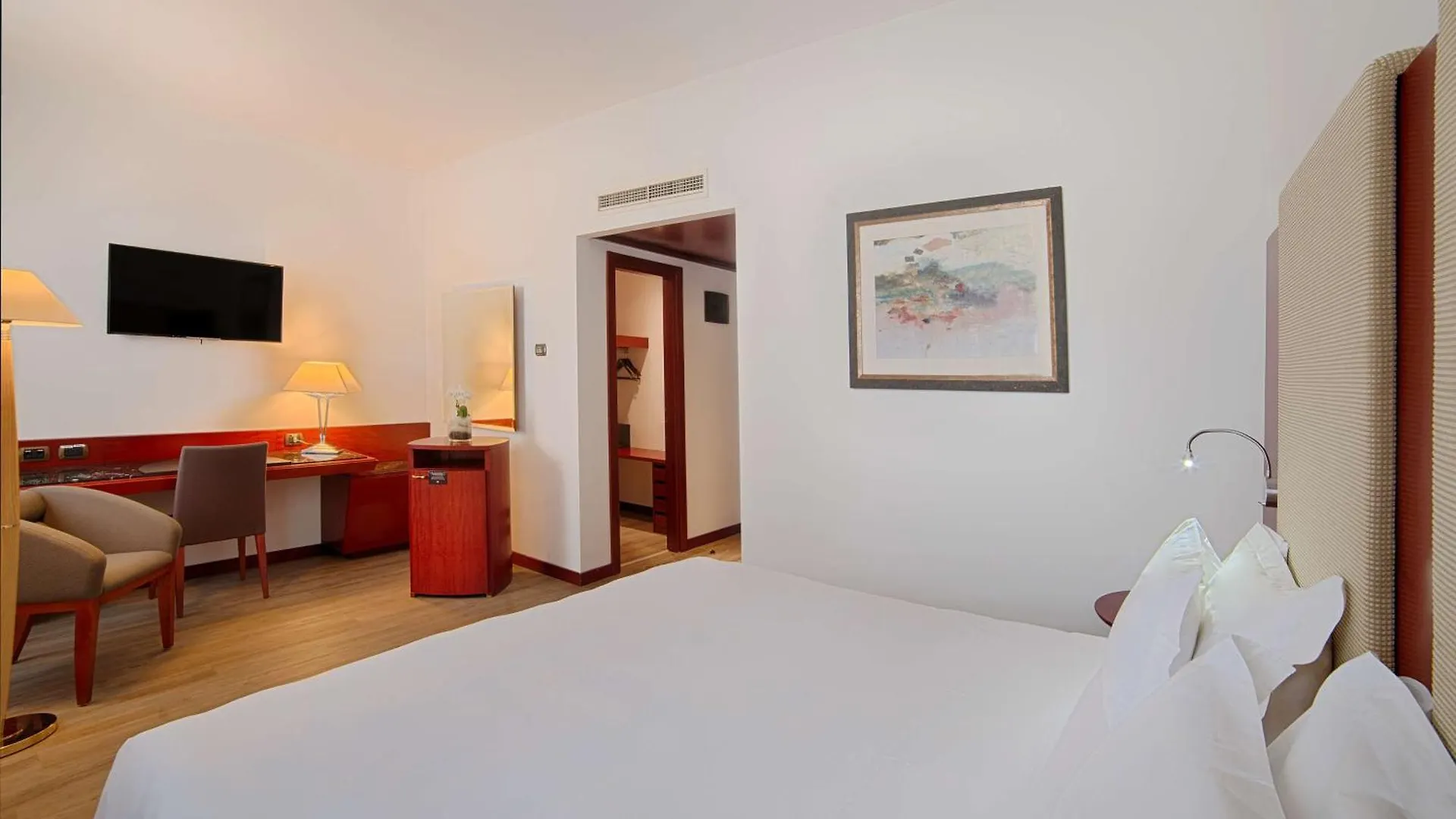 Nh Palermo Hotel 4*,  Italië