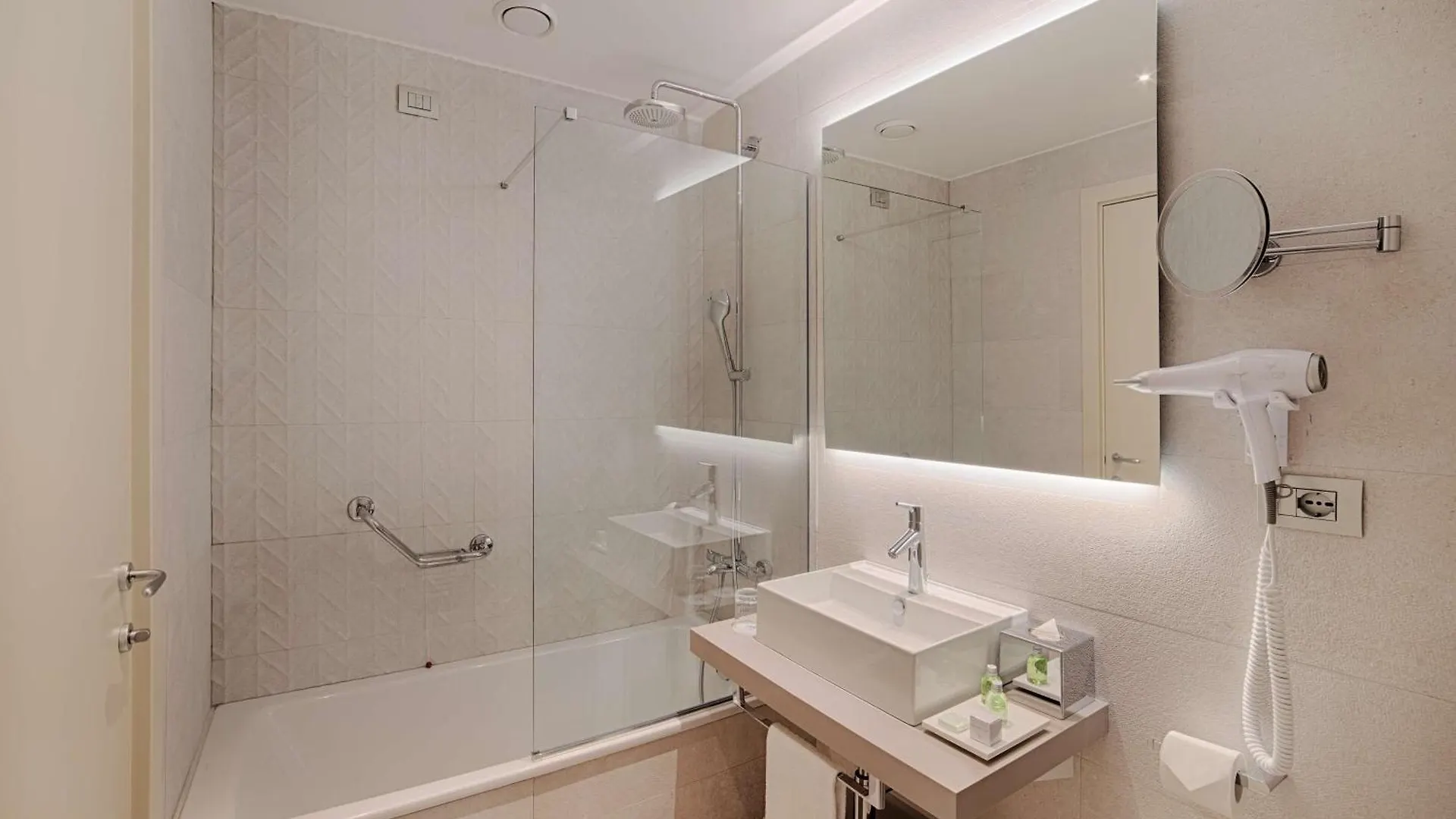 Nh Palermo Hotel