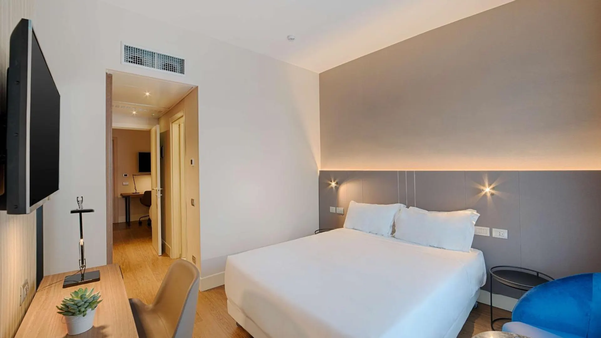 Nh Palermo Hotel 4*,