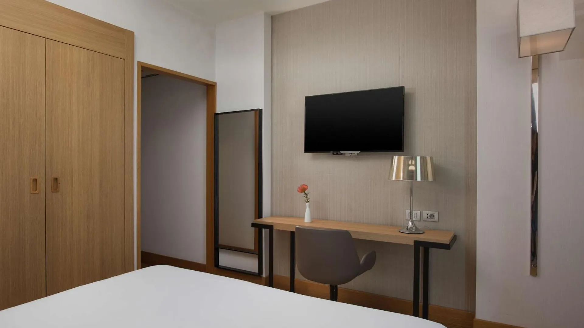 Nh Palermo Hotel