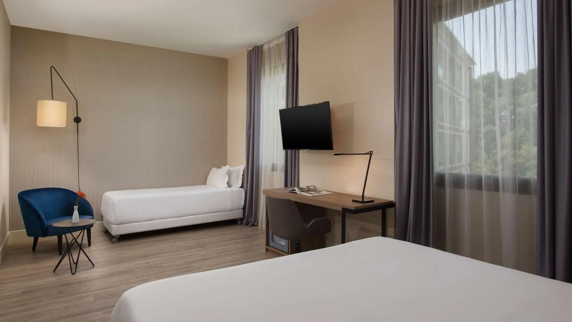 Nh Palermo Hotel 4*,