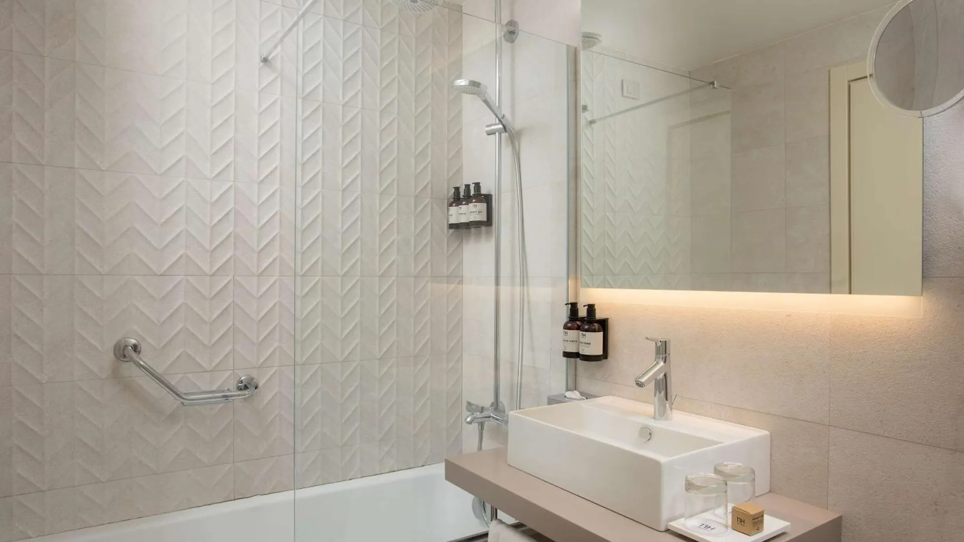 Nh Palermo Hotell 4*,
